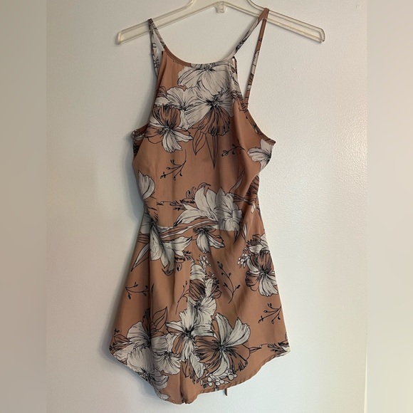 Tobi Pants - Womans  Floral Print Sleeveless Dress shorts outfit Tobi size M